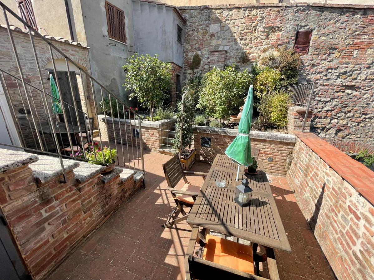 Hotel La Dimora Nel Corso Montepulciano Stazione Exterior foto