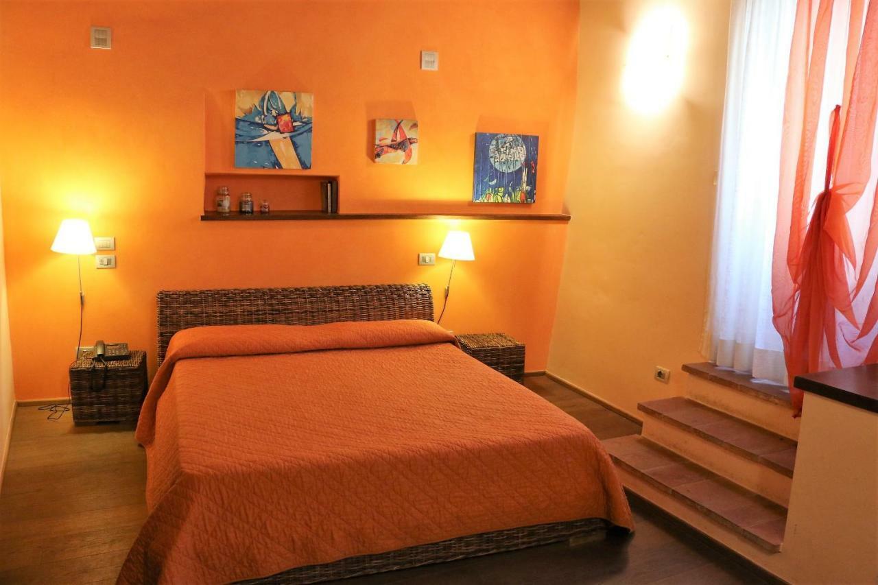 Hotel La Dimora Nel Corso Montepulciano Stazione Exterior foto