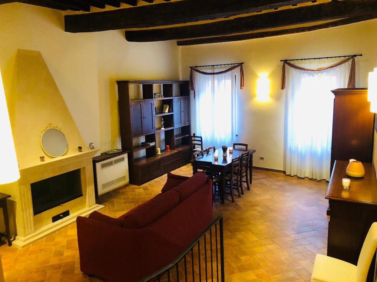 Hotel La Dimora Nel Corso Montepulciano Stazione Exterior foto